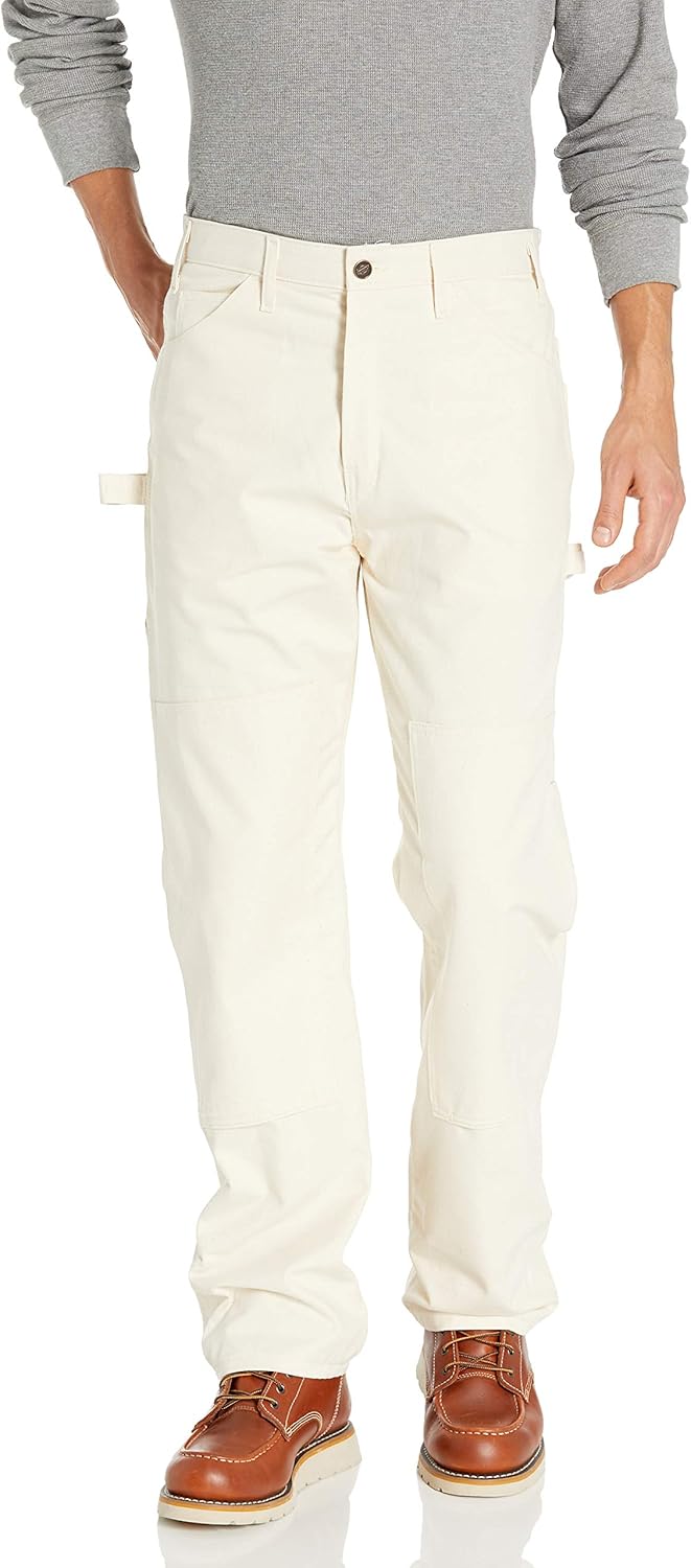 Pantaloni Dickies indossati in un ambiente di lavoro